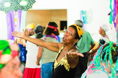 Carnaval dos Idosos da Fasc reúne diferentes bairros na folia