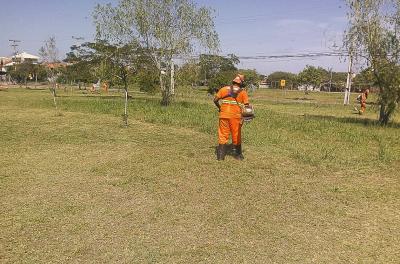 Equipes realizam serviços em 14 praças nesta terça-feira