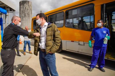 Empresa doa desinfetante hospitalar para higienização de ônibus da Carris