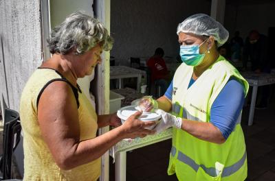 Prato Alegre da Lomba do Pinheiro oferece 100 almoços gratuitos diariamente