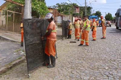 Prefeitura divulga serviços de capina e roçada nesta terça-feira