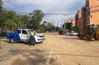 Obra na avenida João Wallig