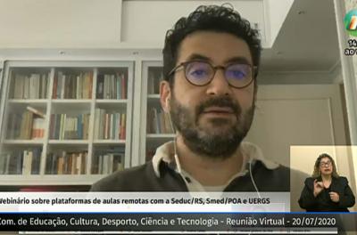 Adriano Naves