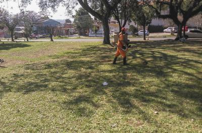 Prefeitura divulga serviços de corte de grama e limpeza de praças nesta quarta