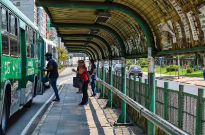 Inscrições abertas para reuniões sobre concessão dos abrigos de ônibus