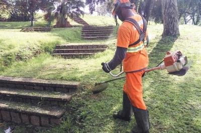 Prefeitura divulga serviços de corte de grama e limpeza de praças nesta quarta-feira