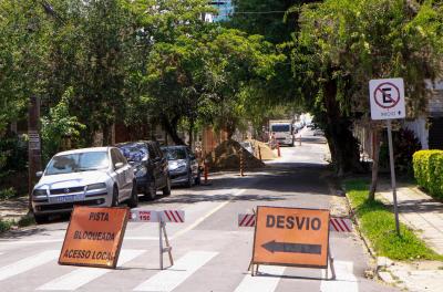 Reconstrução de rede pluvial