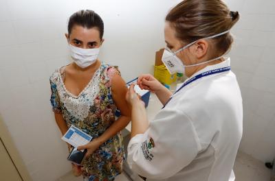 Capital vacina mais de 54 mil pessoas contra Covid-19