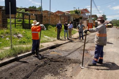 Prefeitura executa recapeamento asfáltico na Estrada Afonso Lourenço Mariante