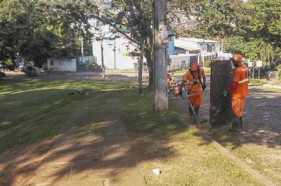 Prefeitura divulga serviços de corte de grama e limpeza de praças