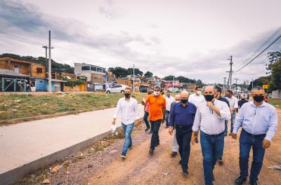 Prefeito vistoria as obras de duplicação da av. Tronco