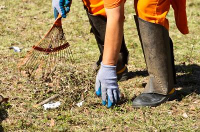 Prefeitura divulga serviços de corte de grama e limpeza de praças nesta quarta-feira