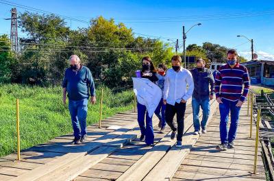 Secretário vistoria ponte que liga as ilhas da Pintada e Mauá