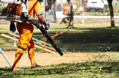 Prefeitura divulga serviços de corte de grama e limpeza de praças nesta quinta-feira