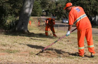 Prefeitura divulga serviços de corte de grama e limpeza de praças 