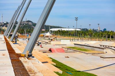 Avança a construção das 29 quadras de esporte de novo trecho revitalizado da Orla do Guaíba