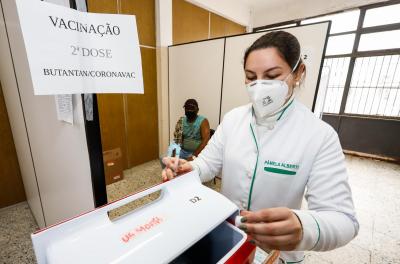 Prefeitura amplia vacinação de segunda dose da Coronavac para imunizados até 29 de março 