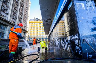 Revitalização do Centro Histórico: Travessa Mário Cinco Paus recebe limpeza e manutenção 