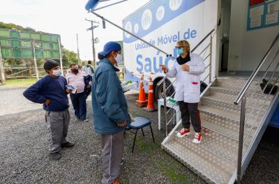 Ações itinerantes levam vacinação contra Covid-19