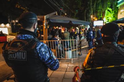 Guarda Municipal desfaz aglomeração com cerca de 200 pessoas na rua Fernando Machado