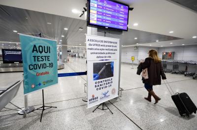 Ação de controle sanitário no aeroporto testa 2,6 mil pessoas