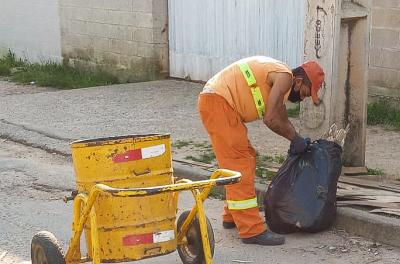 Prefeitura realiza serviços de capina e roçada