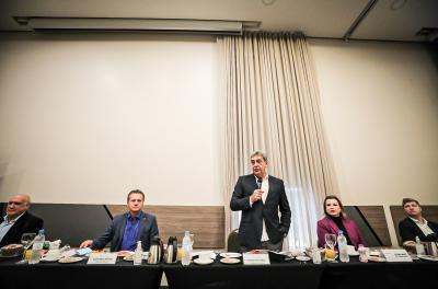 Prefeitos debatem desafios da Região Metropolitana com bancada gaúcha