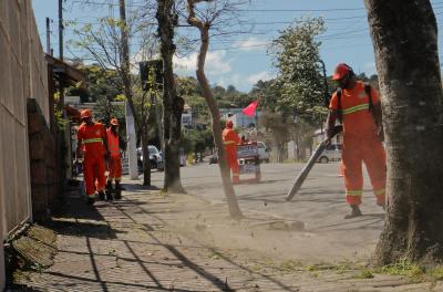 DMLU executou capina e roçada em 66 vias esta semana