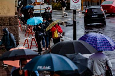 Defesa Civil alerta para possibilidade de chuvas volumosas neste feriado