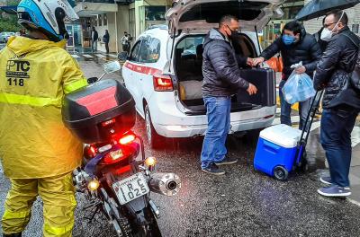 EPTC realiza escolta de pulmão durante a chuva