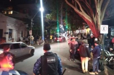 Guarda Municipal desfaz aglomeração com cerca de 200 pessoas na rua Fernando Machado
