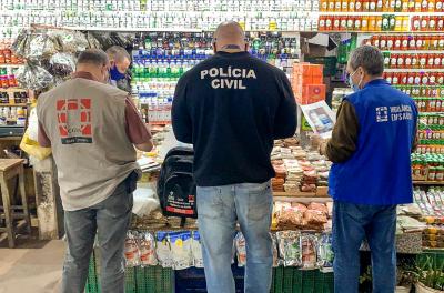 Vigilância de Alimentos apreende colágeno com rótulo adulterado em ação conjunta