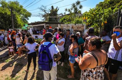 doações no bairro Cascata 