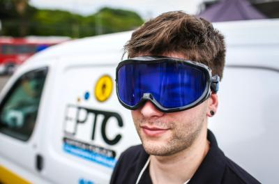 EPTC realiza ações educativas com dinâmica de óculos simuladores de alta graduaçãoalcoólica