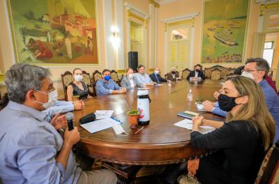 Melo debate com MP, MPT e Defensoria soluções para atuação de catadores de lixo