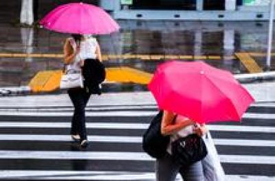 Temporal causa transtornos em Porto Alegre