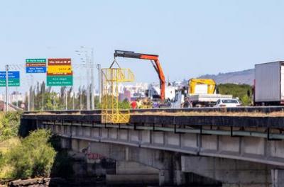 O objetivo dos reparos na Ponte do Saco da Alemoa é melhorar o abastecimento para os moradores das Ilhas. 