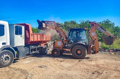 DMLU retira cerca de 20 toneladas de resíduos no bairro Humaitá 