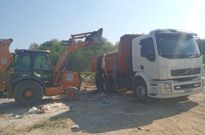 DMLU retira 80 toneladas de resíduos de limpeza no Humaitá