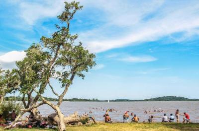 Praias de Belém Novo e Lami têm quatro pontos próprios para banho