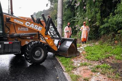 Mutirão recolhe cerca de 20 toneladas de resíduos no bairro Teresópolis
