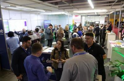 Feira de saneamento do 50º CNSA encerra nesta quinta