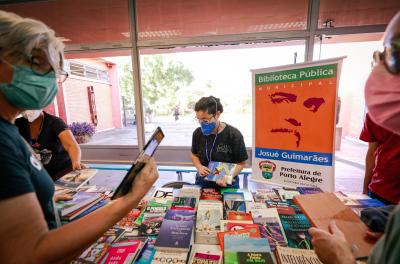 No dia e horário da feira, a biblioteca estará funcionando e será possível fazer cadastro, ler e realizar o empréstimo de livros