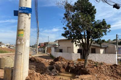 Dmae realiza conserto emergencial em rede de grande porte na avenida Jacuí, serviços prosseguirão durante a tarde desta quarta-feira, 25.