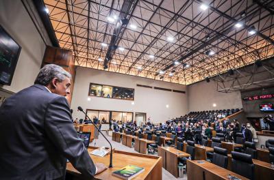 Prefeito sugere criação de comissão com o Legislativo para debater uso de espaços públicos