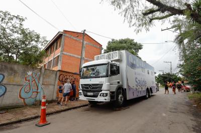 Unidade móvel vacinação infantil