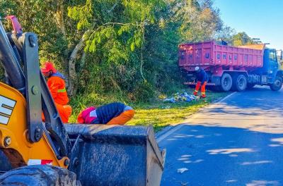 DMLU retirou 25 toneladas de resíduos em limpeza na avenida da Serraria