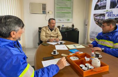 O Departamento Municipal de Água e Esgotos (Dmae) e a Secretaria Municipal de Segurança, firmaram apoio na manhã desta quarta-feira, 29, para ampliar as ações de monitoramento de câmeras na região Central, zona com maior número de furtos de hidrômetros.