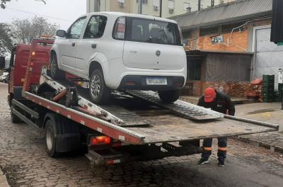 EPTC flagrou veículo que realizava transporte clandestino de estudantes no bairro Sarandi. 