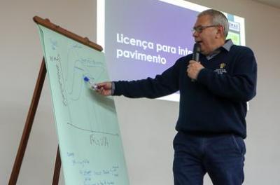 Pavimentação foi tema de curso do Dmae